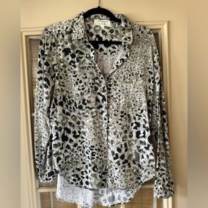 Cloth & Stone/Anthropologie Leopard Button Down size M
